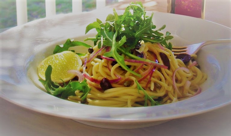 spaghetti with wild rocket